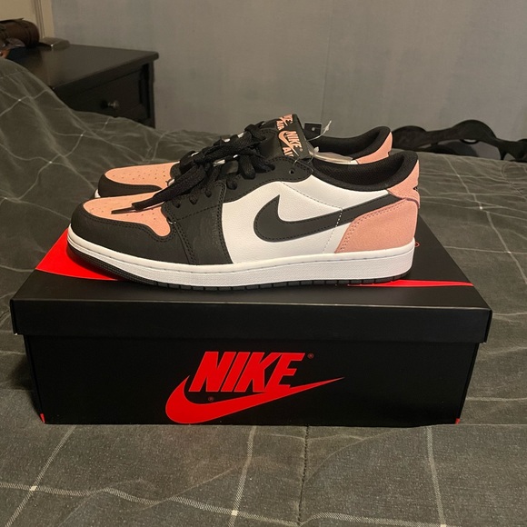 Air Jordan 1 Low OG Bleached Coral - Picture 1 of 4